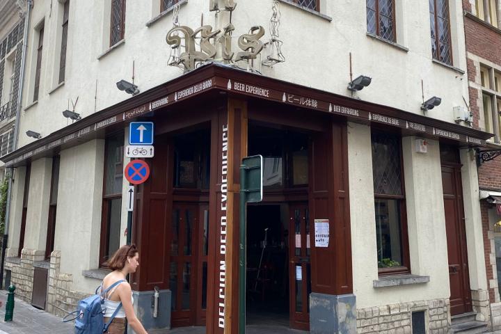 Herinrichting cafe te Brussel